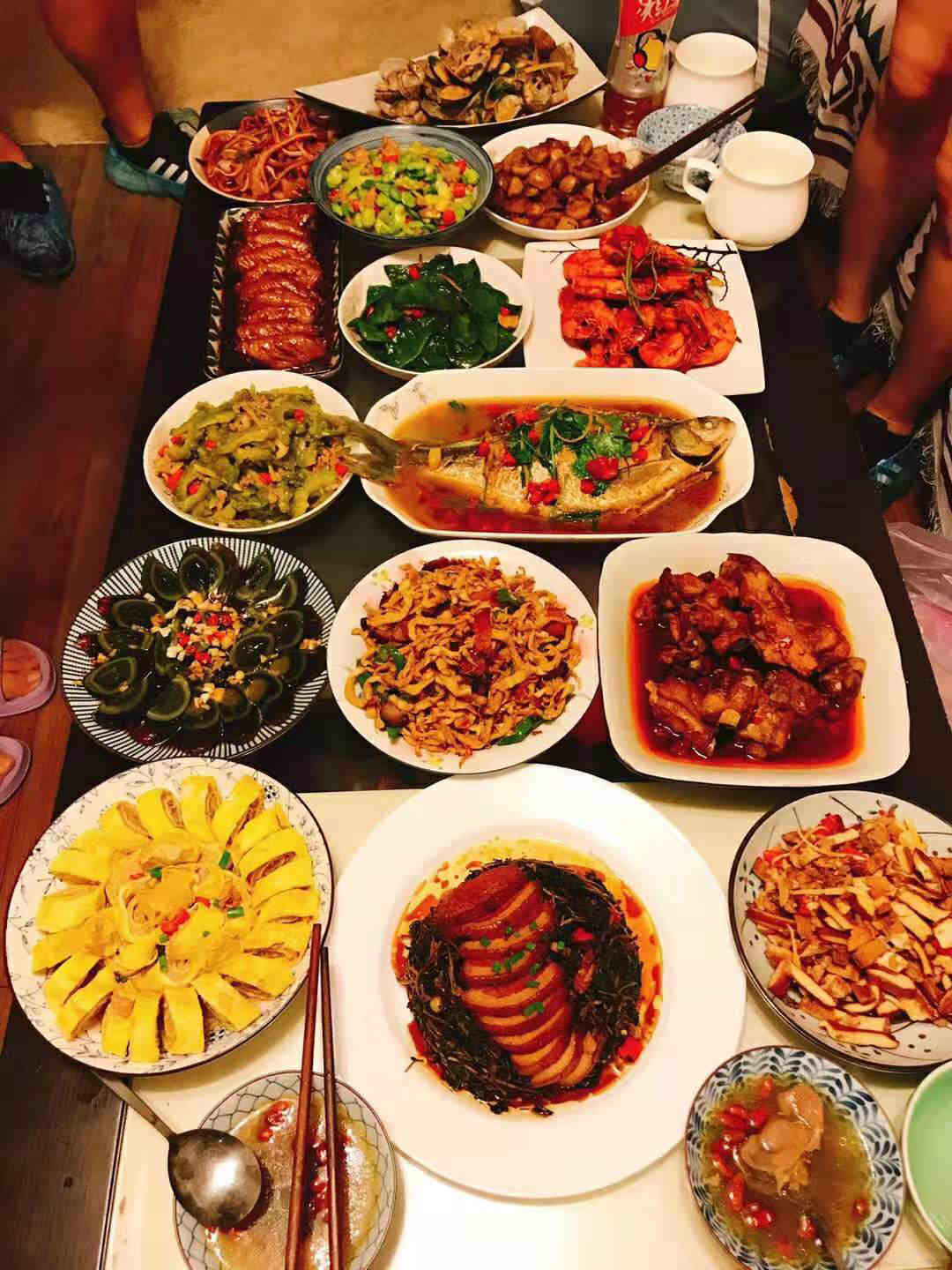 上班就是克制,但周末就是放肆 作者/专三千