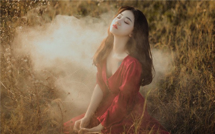 他的目标是让妻子女儿幸福无忧。 他的目标是让妻子女儿幸福无忧。