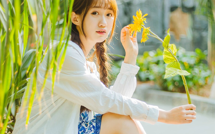 三年前,他为了爱情,入赘为婿,受尽屈辱…… 三年前,他为了爱情,入赘为婿,受尽屈辱……