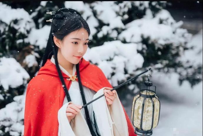 她与莫天泽的婚姻,是一场阴差阳错。 她与莫天泽的婚姻,是一场阴差阳错。