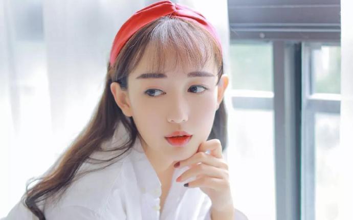 她在他身边近乎卑微地守候了五年,可终究抵不过他心中白月光久违回国的一句话。 她在他身边近乎卑微地守候了五年,可终究抵不过他心中白月光久违回国的一句话。