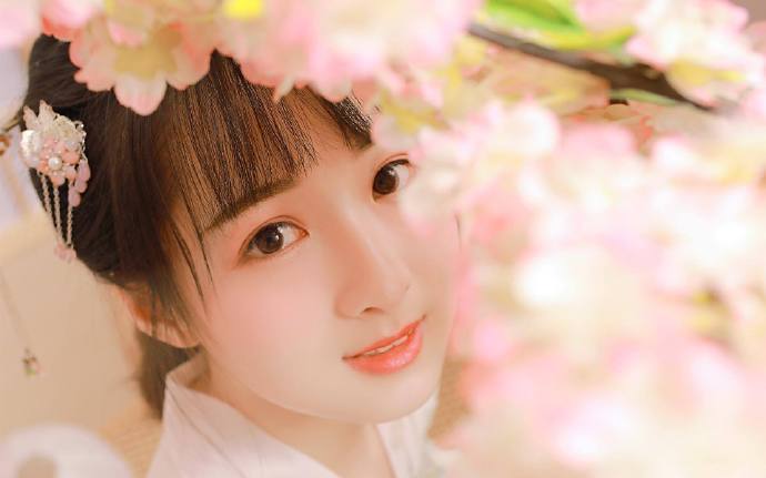 母亲发生意外,她为躲继父魔爪,嫁“性无能”丈夫。 母亲发生意外,她为躲继父魔爪,嫁“性无能”丈夫。