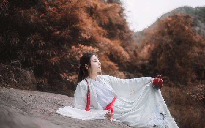本以为是一生挚爱的男友,却背叛了自己,还提出分手。 本以为是一生挚爱的男友,却背叛了自己,还提出分手。