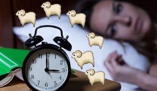 整夜整夜失眠的朋友圈说说_一个人深夜失眠迷茫的说说