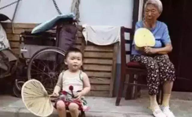 20年前没空调，我们是这样过夏天的，看哭所有人