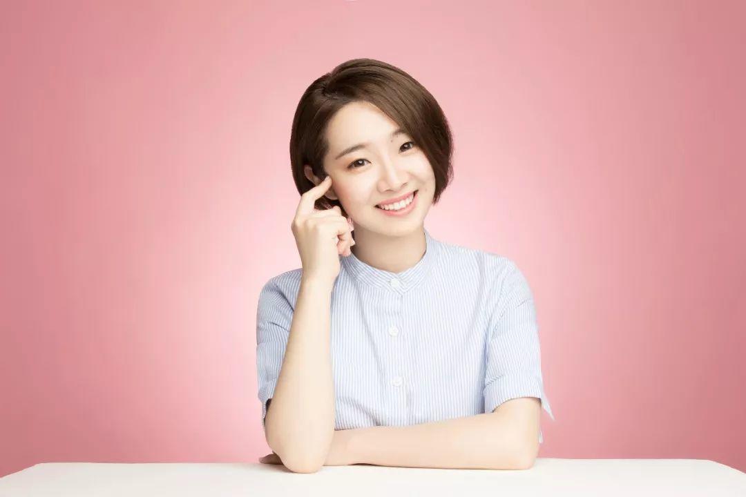 她25岁,靠一口好声音月入50万:这样经营自己,越活越值钱 她25岁,靠一口好声音月入50万:这样经营自己,越活越值钱