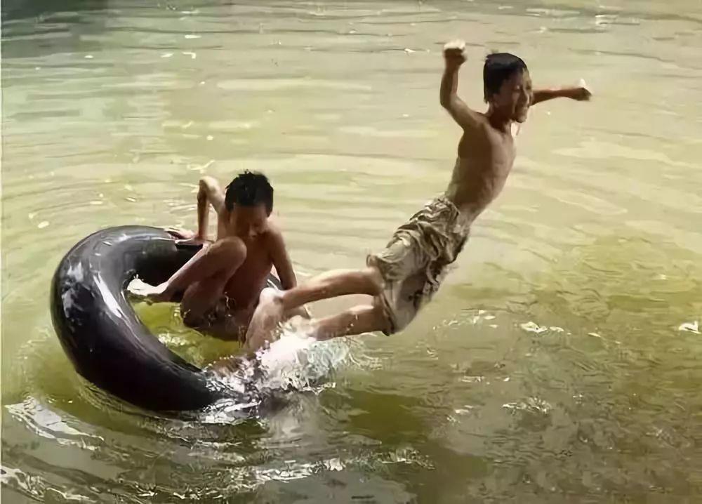 20年前没空调，我们是这样过夏天的，看哭所有人