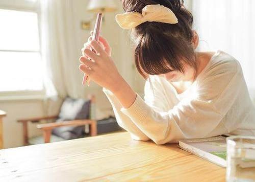 行动不一定带来快乐，而无行动则决无快乐
