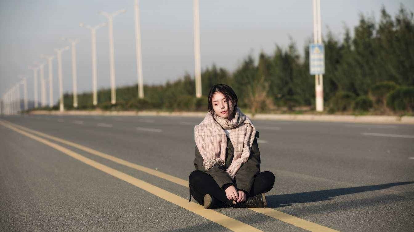 人人都笑我，看不起我，唯独他可怜我。