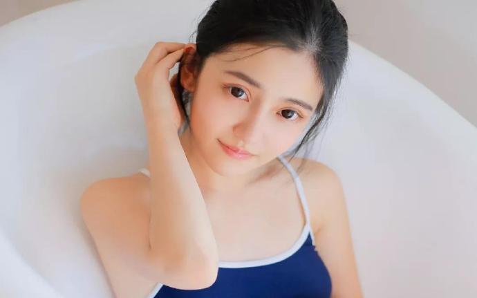 一代商界枭雄重生入赘商家，纵横商场，翻手为云覆手为雨的故事……