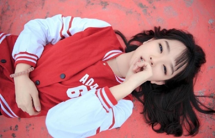 她千方百计躲开他，却被误认为是欲擒故纵。