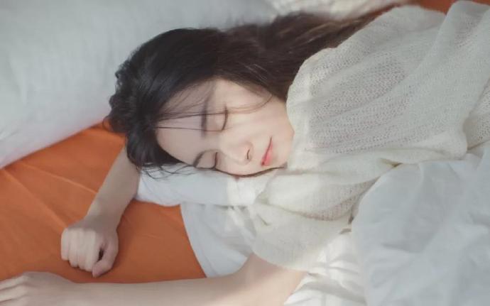 我睡了江城最厉害的高富帅，从此以后抱上最粗的大腿