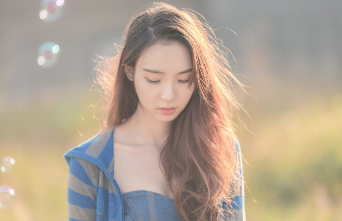 被贱男坑走全部身家之前，简寺鹿也算是最年轻的女富豪。