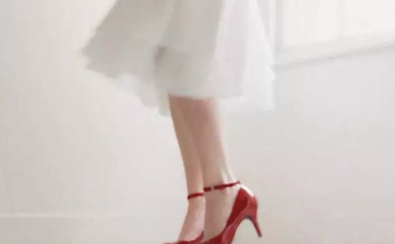 毕淑敏：如果鞋确实伤害了脚，我们不妨赤脚赶路