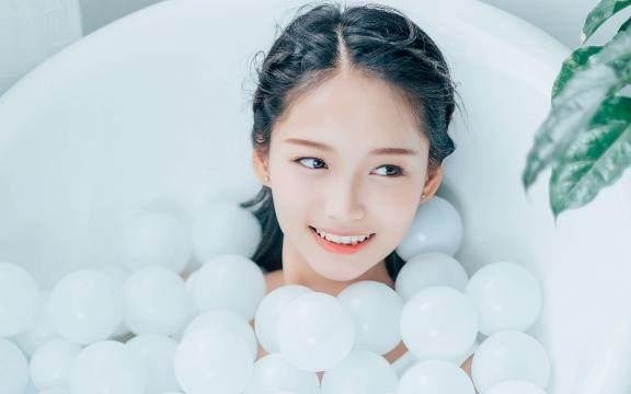 正能量个性早安的说说大全：别为了那些不属于你的观众,去演绎不
