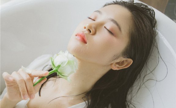 穿越王妃很绝色-尹秋水, 萧默辰-穿越重生小说