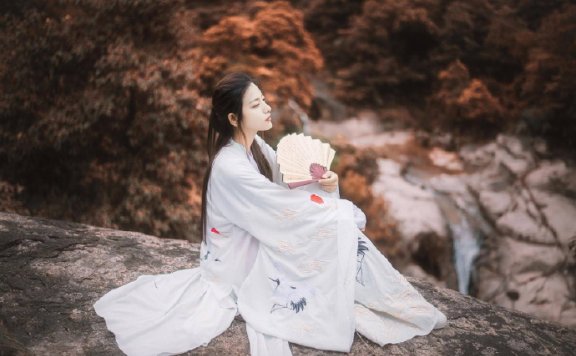 豪门盛宠：丑妻要翻身 主角: 袁听听, 邱浩言