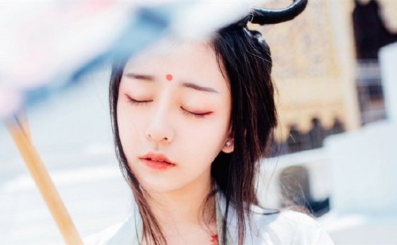 女武神 主角: 龙小七, 武勇